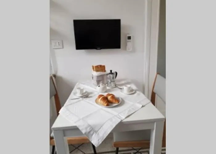 Casa Retro Historic Center - Mytouristhome Apartman La Spezia